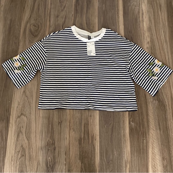 H&M—Navy Blue and White Striped Crop Top - Picture 1 of 1